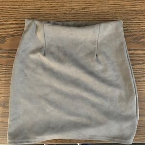 Pretty Little Thing gray suede skirt
